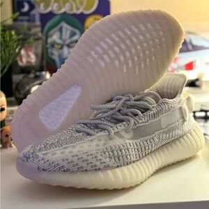 Yeezy 350 v2 Static (Non-Reflective) Size 8.